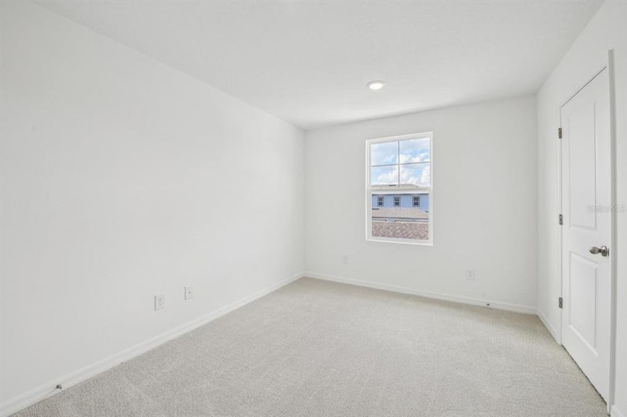 Spacious, unfurnished interior of a new home in , Winter Garden (Image 39).