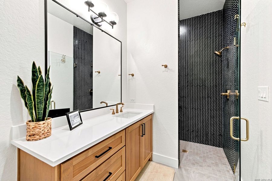 Furnished interior view inside a new home in , Boerne (Image 33).
