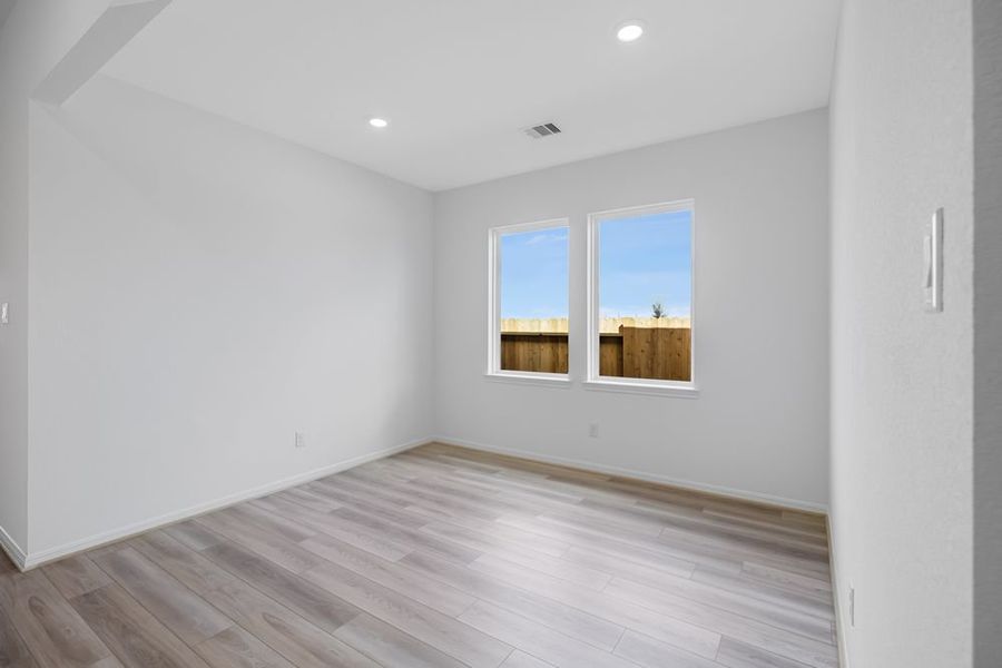 Spacious, unfurnished interior of a new home in Brookewater 45s, Rosenberg (Image 15).