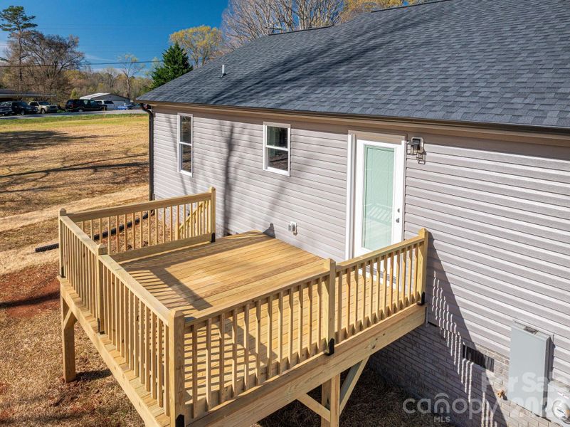 Exterior details and patio area of a home in , Lincolnton (Image 20).