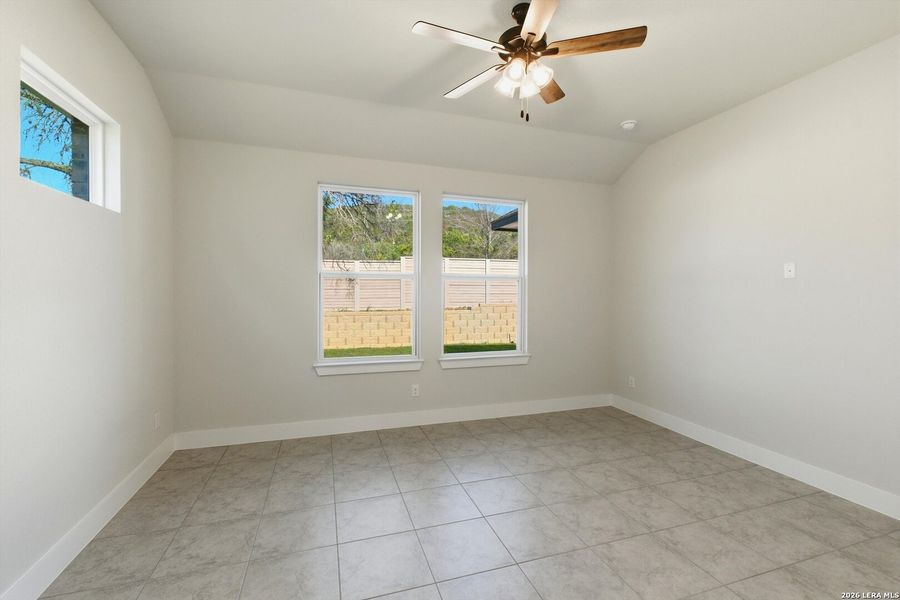 Spacious, unfurnished interior of a new home in Crown Ridge Manor, San Antonio (Image 18).