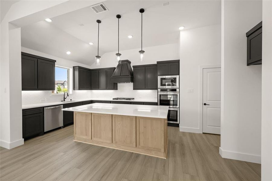 317 Willie- Kitchen-1