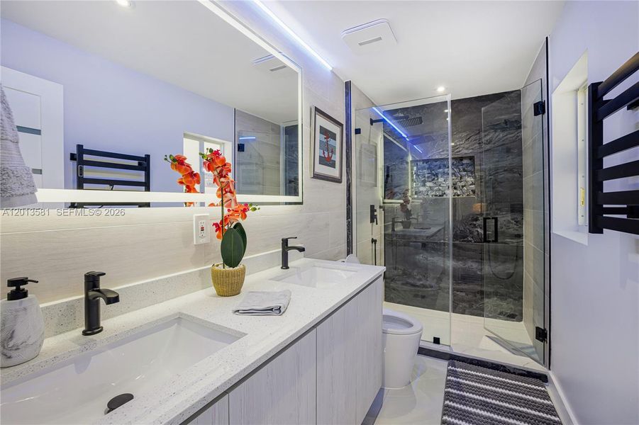 Furnished interior view inside a new home in , Fort Lauderdale (Image 32).