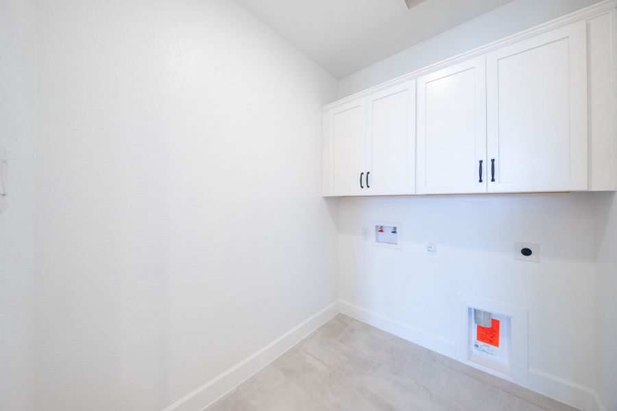 Spacious, unfurnished interior of a new home in Heath Golf and Yacht Club, Heath (Image 18). Spacious, unfurnished interior of a new home in Heath Golf and Yacht Club, Heath (Image 18).