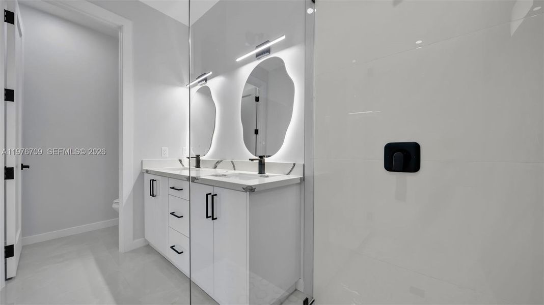 Furnished interior view inside a new home in , Cape Coral (Image 9).