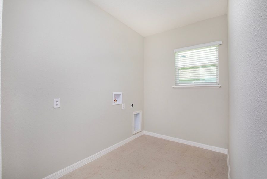 Spacious, unfurnished interior of a new home in Heritage Station, Punta Gorda (Image 23). Spacious, unfurnished interior of a new home in Heritage Station, Punta Gorda (Image 23).