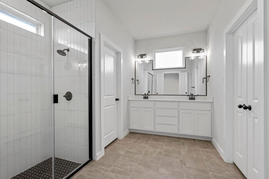 Representative furnished interior of a home built from the Garrison II by Cheldan Homes in Arbor Oaks, Boyd (Image 22).