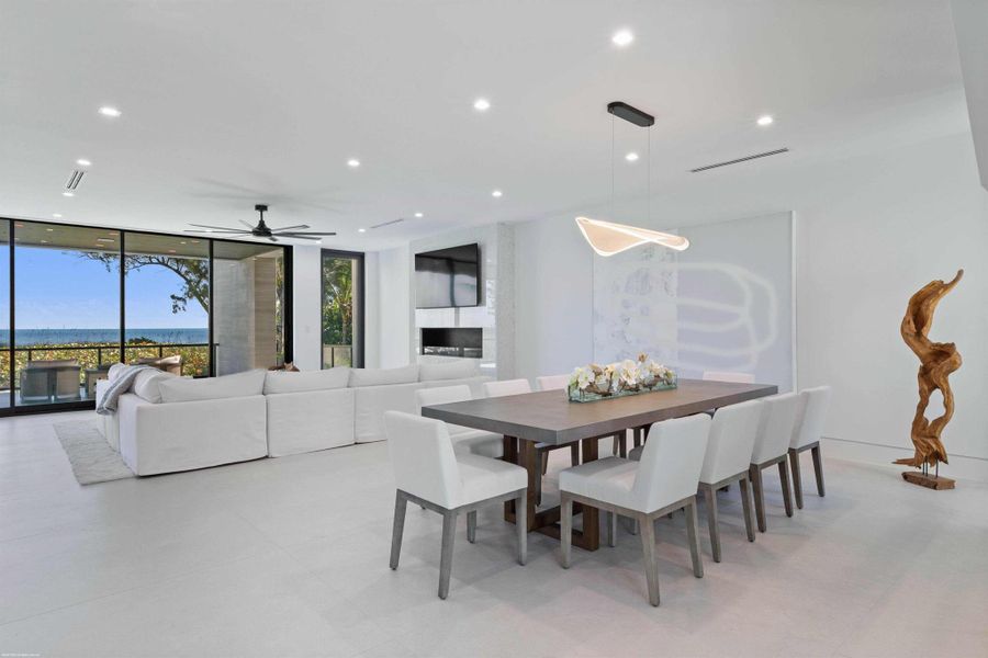 Furnished interior view inside a new home in , Jupiter Island (Image 15).