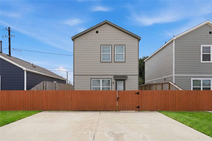 Exterior details and patio area of a home in , Houston (Image 1). Exterior details and patio area of a home in , Houston (Image 1).