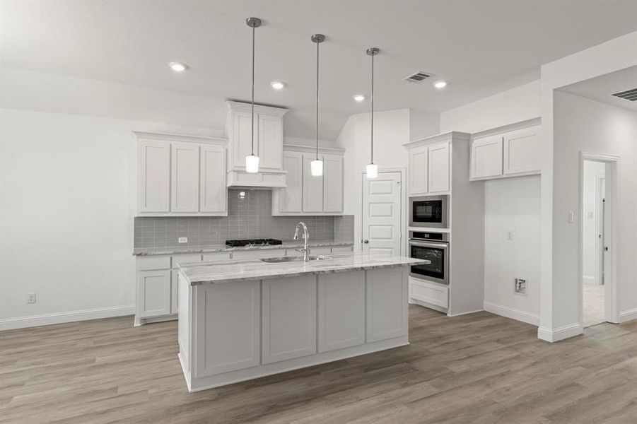 11_12. 541 San Angelo - Kitchen (2)