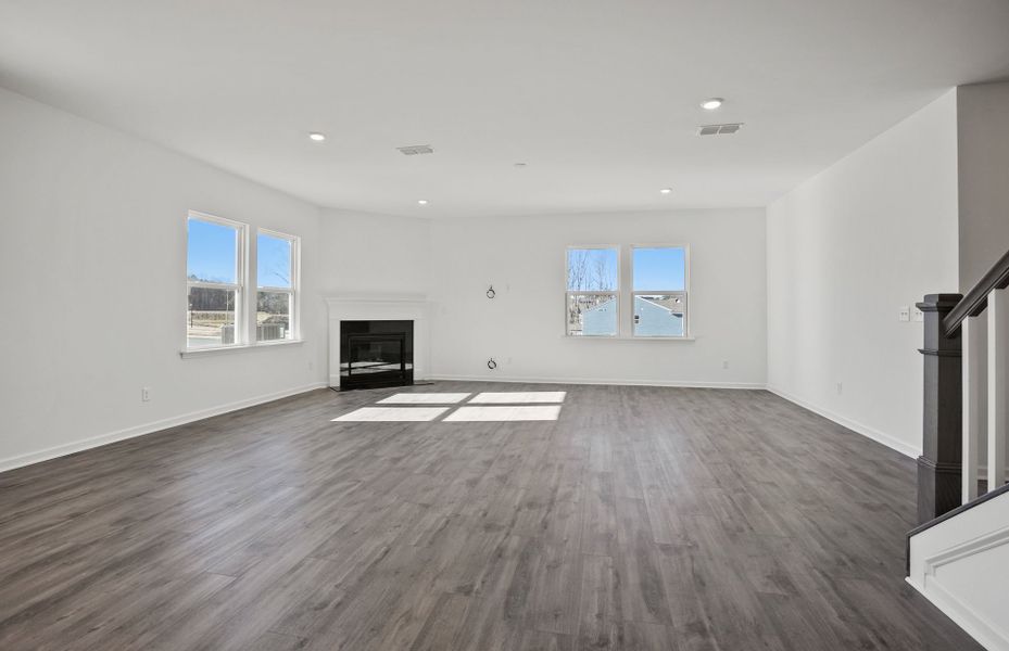 Spacious, unfurnished interior of a new home in Bryton, Huntersville (Image 33).