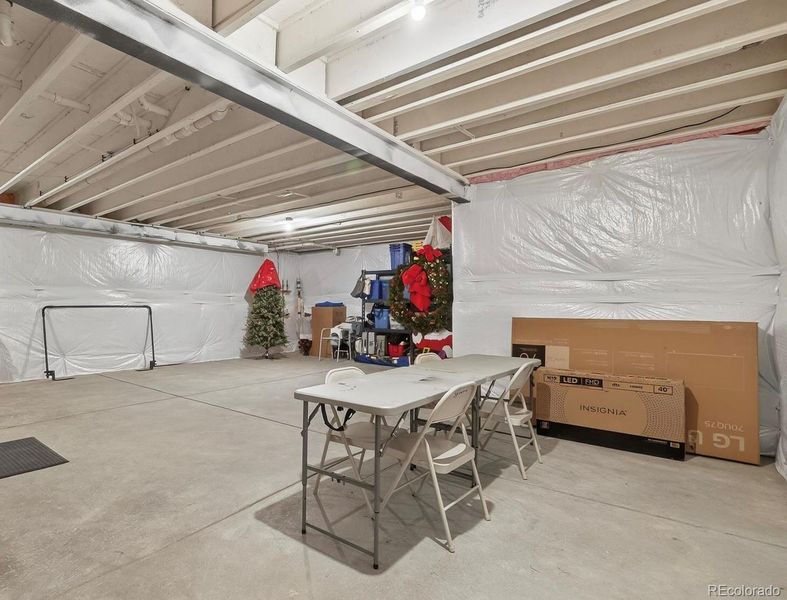 Community amenities in Montaine, Castle Rock (Image 25).