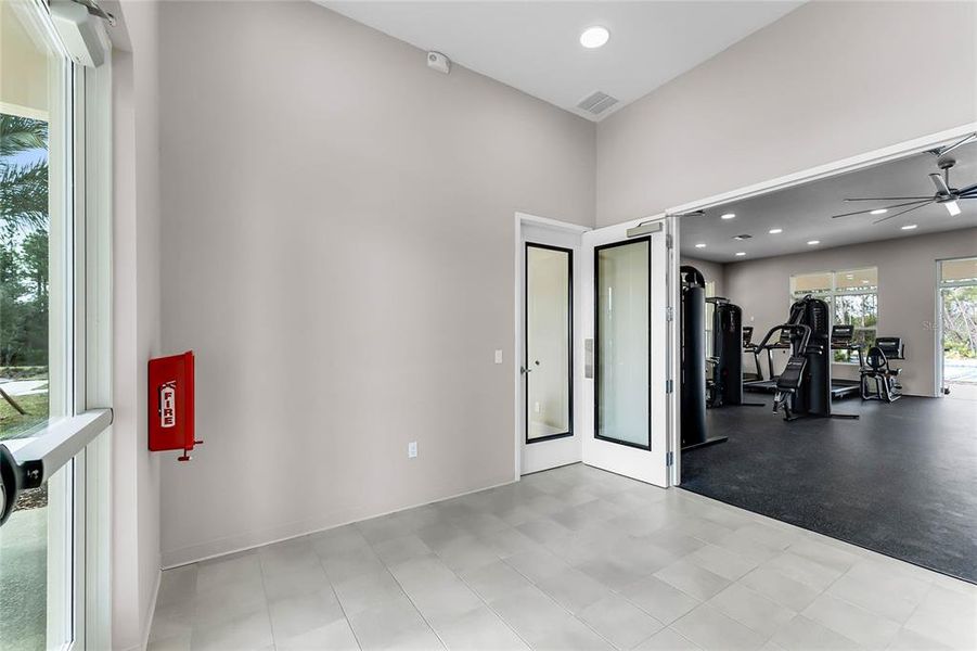 Spacious, unfurnished interior of a new home in Archers Mill, Ormond Beach (Image 21).