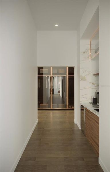 Spacious, unfurnished interior of a new home in , Sarasota (Image 18).