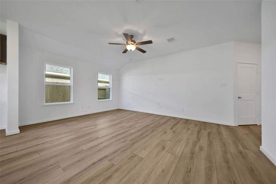 Spacious, unfurnished interior of a new home in , Rosharon (Image 14). Spacious, unfurnished interior of a new home in , Rosharon (Image 14).