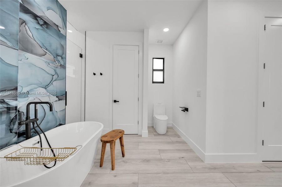 Furnished interior view inside a new home in , Cape Coral (Image 15).