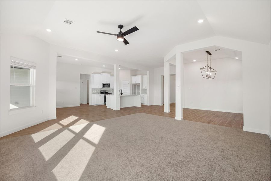 Spacious, unfurnished interior of a new home in Ashland, Angleton (Image 21).