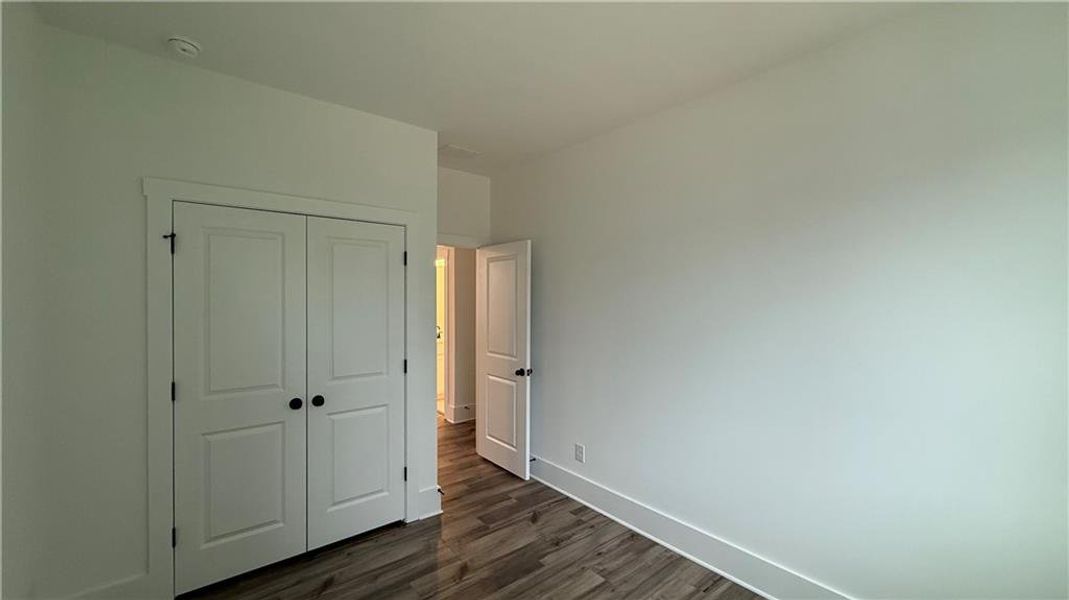 Spacious, unfurnished interior of a new home in Park Vue, Atlanta (Image 30).