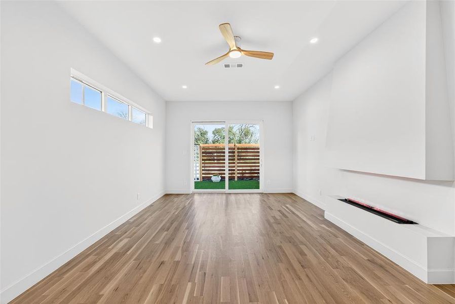 Spacious, unfurnished interior of a new home in , Dallas (Image 20).