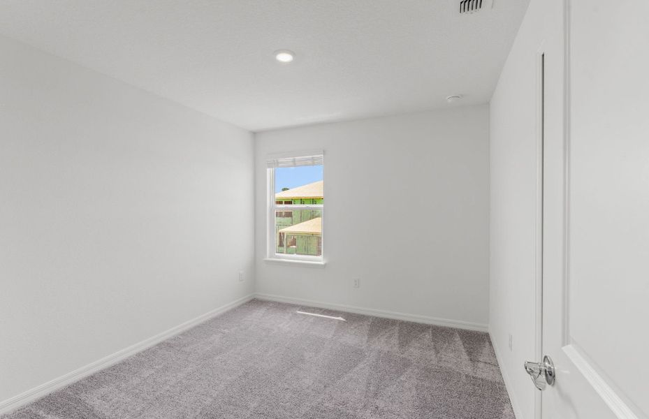 Spacious, unfurnished interior of a new home in Wells Landing, Jacksonville (Image 8).