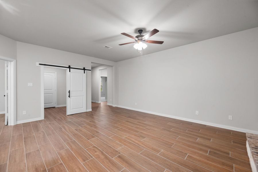 Spacious, unfurnished interior of a new home in Aero Vista, Caddo Mills (Image 20).