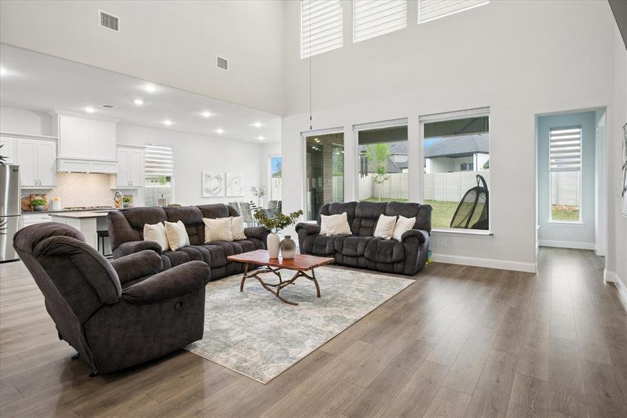 Furnished interior view inside a new home in , Northlake (Image 15).