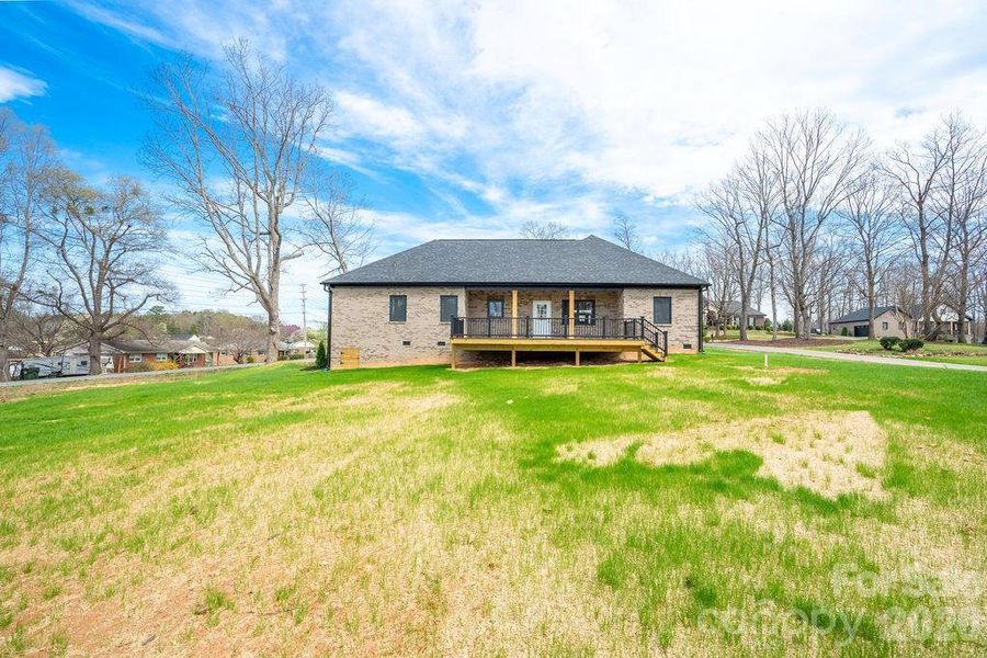 Exterior details and patio area of a home in , Dallas (Image 23).