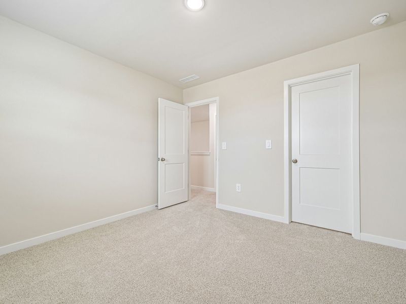 Spacious, unfurnished interior of a new home in Avalon Place - Signature Series, Durham (Image 24).