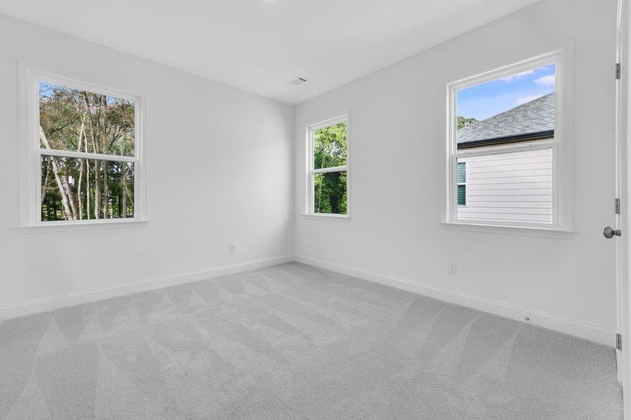Spacious, unfurnished interior of a new home in Bennett Farm, Loganville (Image 17).