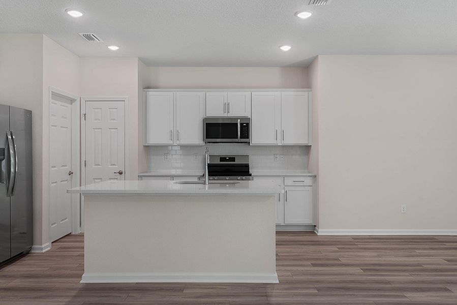 16-web-or-mls-46 Poplar-16