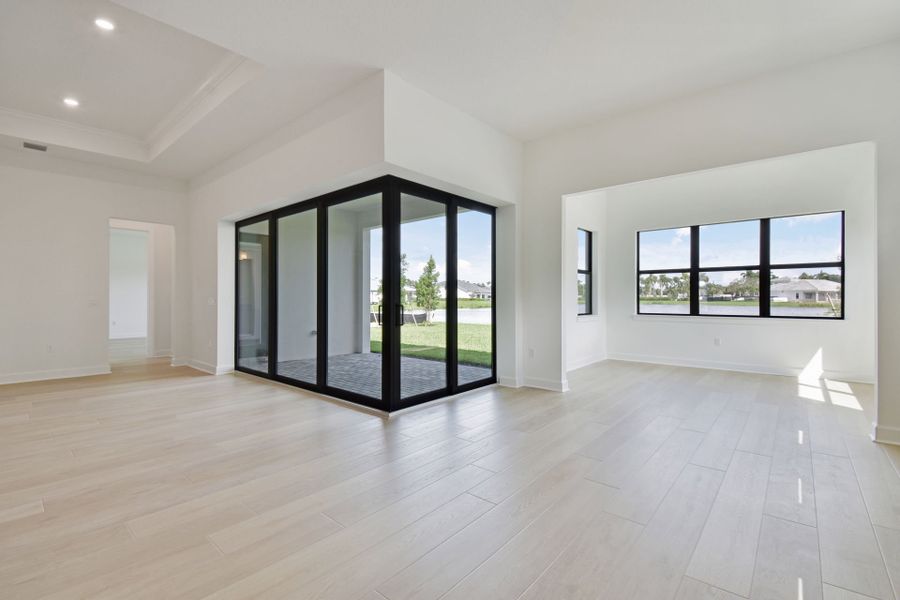Spacious, unfurnished interior of a new home in Greyhawk Landing, Lake Worth (Image 36).