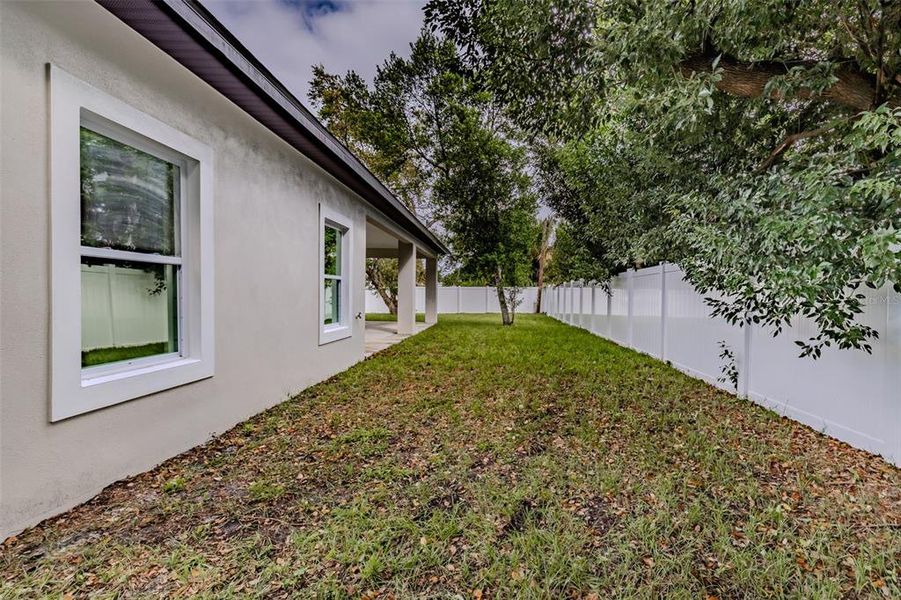 Exterior details and patio area of a home in , New Port Richey (Image 4).