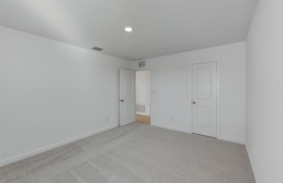Spacious, unfurnished interior of a new home in Sunfield, Buda (Image 15). Spacious, unfurnished interior of a new home in Sunfield, Buda (Image 15).