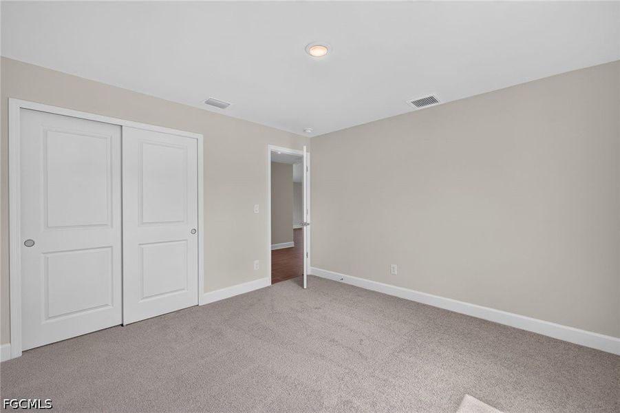 Spacious, unfurnished interior of a new home in Cape Coral, Cape Coral (Image 19).