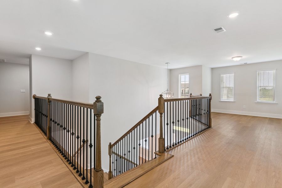Spacious, unfurnished interior of a new home in NorthShore on the St. Marys River, Kingsland (Image 33).