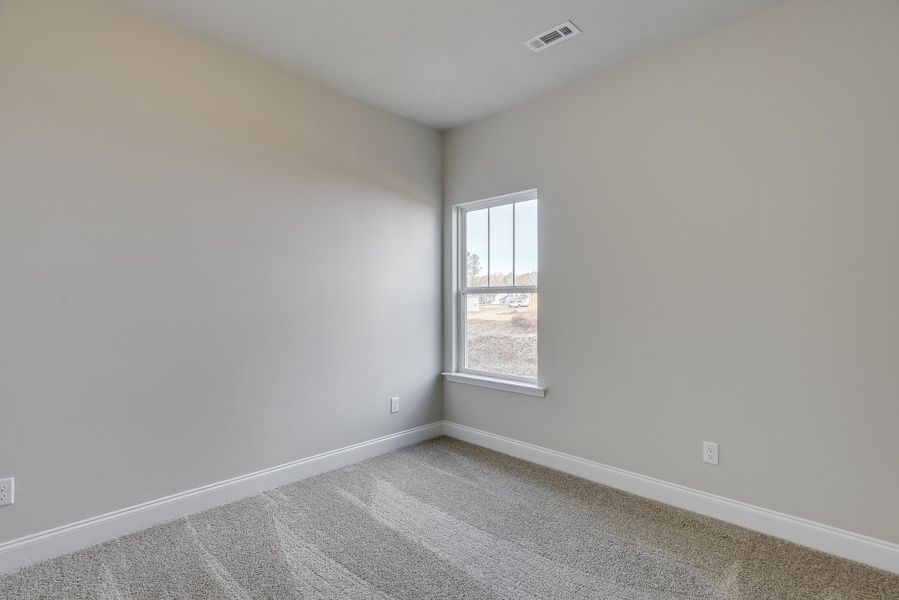 Spacious, unfurnished interior of a new home in , Edgefield (Image 9).