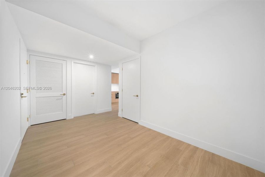 Spacious, unfurnished interior of a new home in , Miami (Image 28).