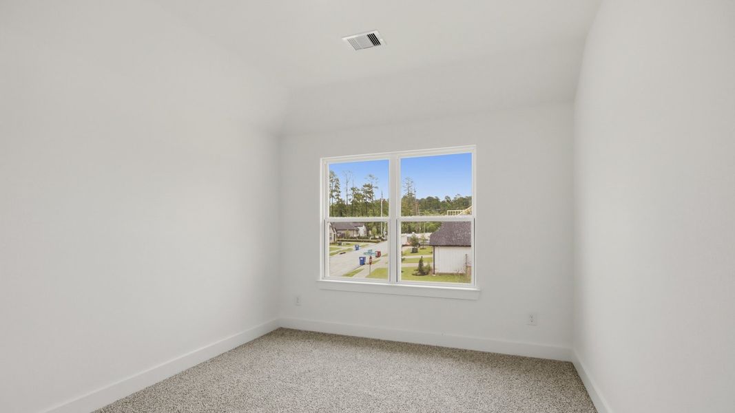 Spacious, unfurnished interior of a new home in Hills of Westlake, Conroe (Image 20).