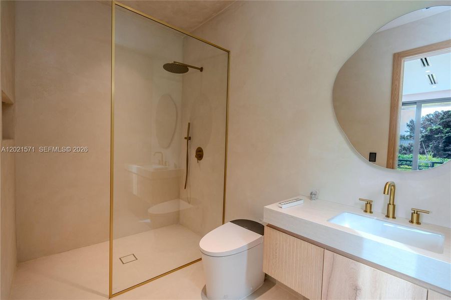 Furnished interior view inside a new home in , Fort Lauderdale (Image 12).