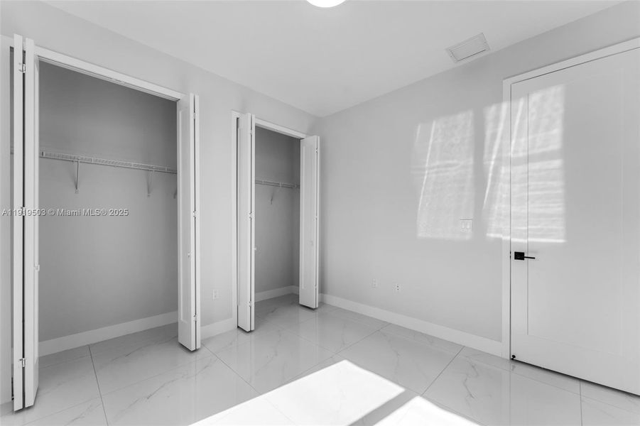 Spacious, unfurnished interior of a new home in , Miami (Image 21).