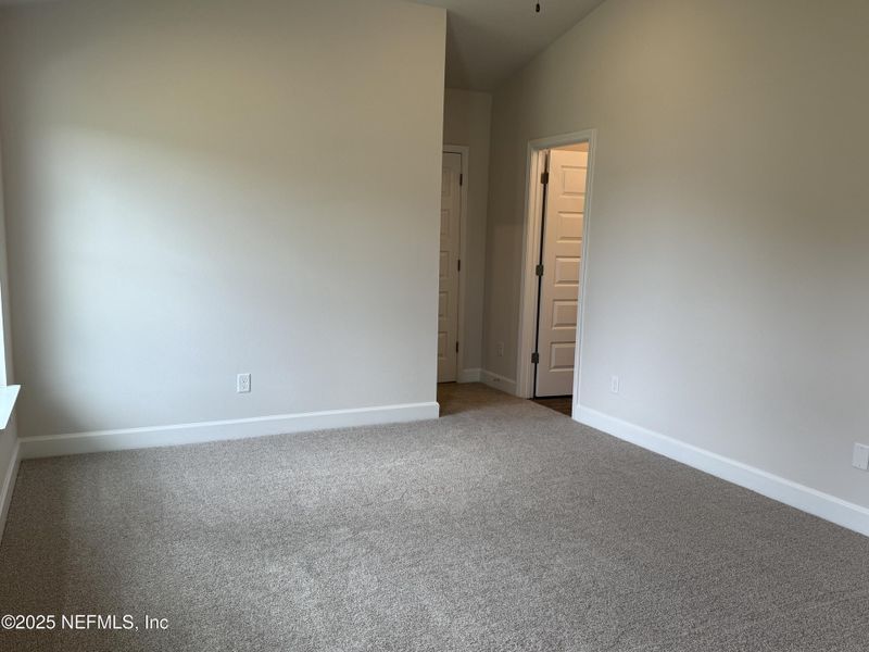 Spacious, unfurnished interior of a new home in Summerglen, Jacksonville (Image 16).