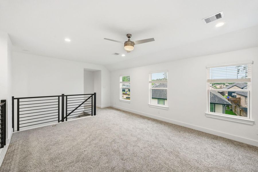 Spacious, unfurnished interior of a new home in Hills of Westlake, Conroe (Image 18).