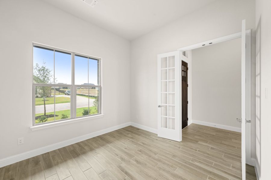 Spacious, unfurnished interior of a new home in Paloma Ranch, New Fairview (Image 26).