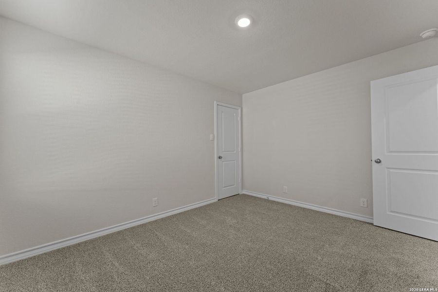Spacious, unfurnished interior of a new home in Steele Creek, Cibolo (Image 20).