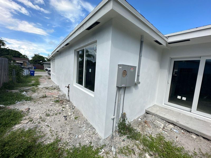 Exterior details and patio area of a home in , Pompano Beach (Image 3).