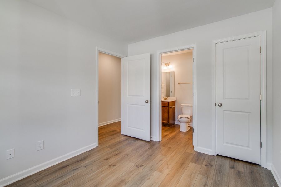 Spacious, unfurnished interior of a new home in Ellington, Elgin (Image 16).