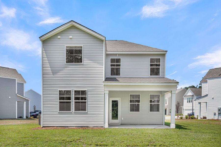 Exterior details and patio area of a home in Wildcat Chase, Summerville (Image 4).