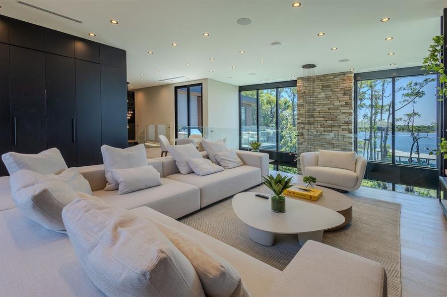 Community amenities in , Windermere (Image 73).