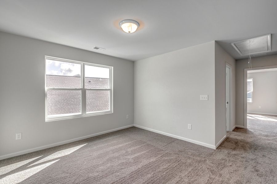 Spacious, unfurnished interior of a new home in Six Oaks, Summerville (Image 43).