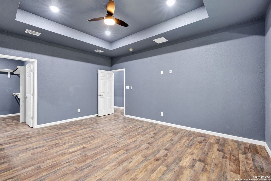 Spacious, unfurnished interior of a new home in , San Antonio (Image 27).